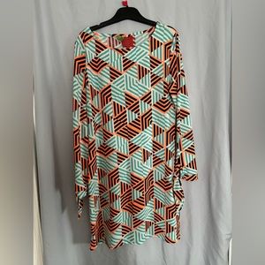 Geometrical dress, sleeves